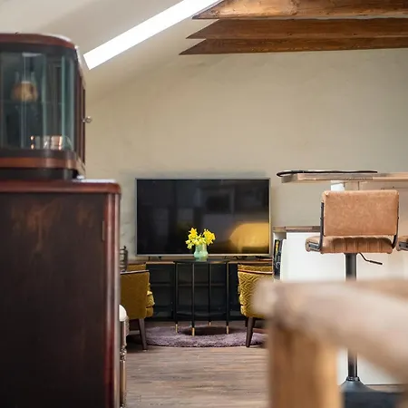 Apartment In A 700-years-old House *
