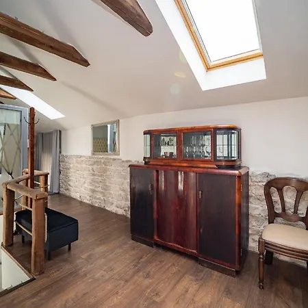 Appartement In A 700-years-old House *